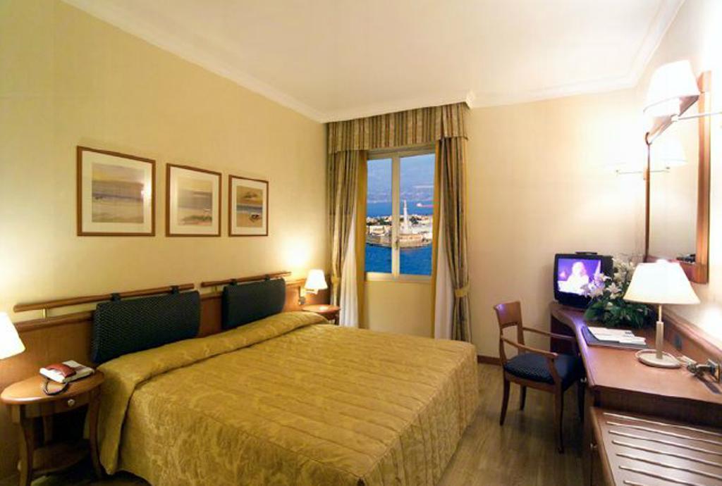 Hotel Dello Stretto Mesyna Zewnętrze zdjęcie